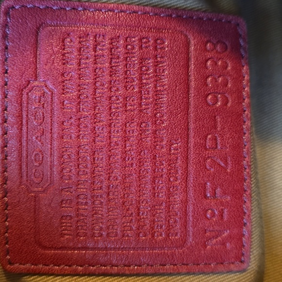 🎉💃🏽 HOST PICK 🎉❣️Coach Legacy Crescent Bag Rare color HTF 2002 - Picture 11 of 17